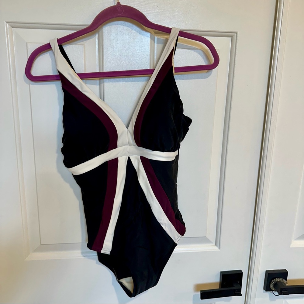 MIRACLE SUIT Size 12 Trilogy One Piece in Spectra